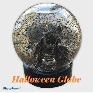 Halloween Snow Globe Halloween 🎃